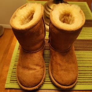 Classic UGG chestnut boots